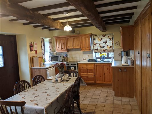 Spacious country kitchen